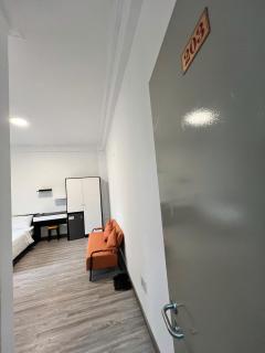 Spotlight Global Hotel - 5