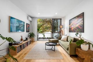 Modern city fringe townhouse with carpark - 0