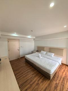 Lucky Elephant Hotel - 1