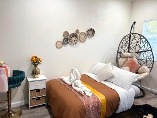 近ONT机场ChaffeyClaremont 学院Outlets1B1B - 7