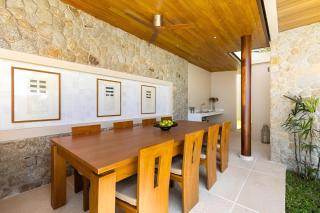 Stunning Seaview Near the Beach - 2