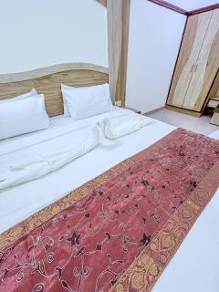 Hotel The Golden View - 8