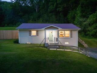 WiFi Hot Tub 50 Shades of Slade - RRG - 2