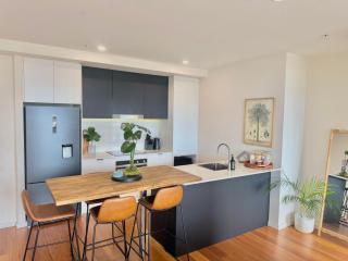 Harbour Towers, Newcastle's Elite Apartment Stays, Free Parking & Tram Access - 4