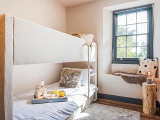 The Farmhouse - Ukc7118 - 1