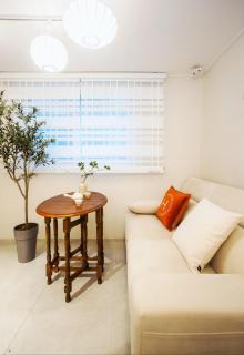 #11월 할인#홍대ㆍ공항철도 #올리모델링#홍대입구역 도보9분#연트럴파크3분#무료짐보관# 6인#호텔침구#무료와이파이#세탁건조기#교통최고#넷플릭스 - Séoul - 1