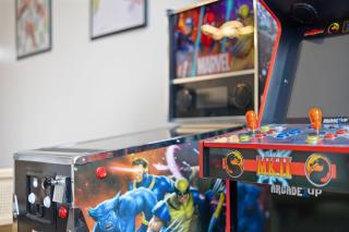 New City Views - Walk to Stadium -Arcades - Sleeps 8 - Indianapolis - 8