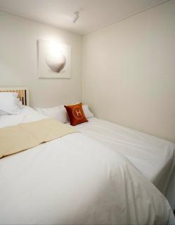 #11월 할인#홍대ㆍ공항철도 #올리모델링#홍대입구역 도보9분#연트럴파크3분#무료짐보관# 6인#호텔침구#무료와이파이#세탁건조기#교통최고#넷플릭스 - Séoul - 3