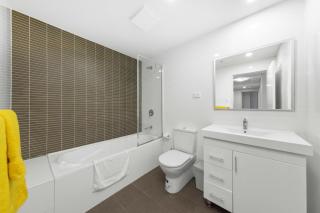 Modern 3BR Mascot Retreat Walk to Train Airport - 7