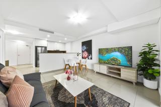 Modern 3BR Mascot Retreat Walk to Train Airport - 0