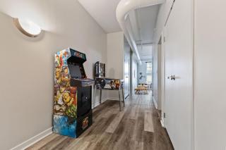 Urban Indy Retreat -Dedicated Workspace- Gym- Walk to Convention- Perfect for Family - 7