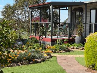 Bonnie Views Cottage - 2