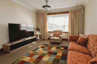 Central One Fifty Five - character home near CBD - 5