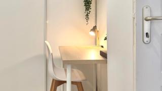 Central Studio - Bright & Modern - Private Terrace - AirCon - Near Train & Beach - 6