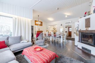 Rovaniemi Riverside Family House near Santa Claus Village - Sauna & Aurora View - 9