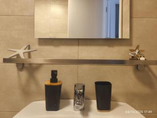 Casa con parra de uva y paz - 3