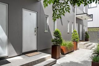 Modern city fringe townhouse with carpark - 1