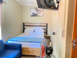 c and c guest house pretoria north - 6