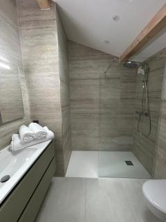 Logement climatisé, piscine, 4 personnes - 2