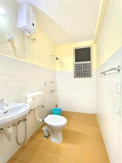 Spacious 2bhk kitchen, Wi-Fi, AC, near Candolim beach goa - 3