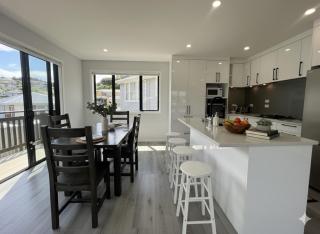 Modern Family Home in Tawa - Wellington - 0