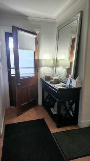 Magpie and Stump Hotel 'Nest Accommodation' - 3