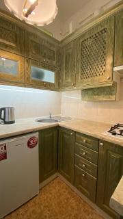 Мала Арнаутська 2 - 8