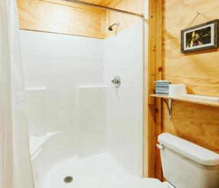 Fantastic Safari Tent Rental Ideal for Glamping in Missouri - 2