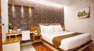 Life Hotel Sudirman Surabaya - 3