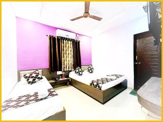 Hotel S B Residency Near Shri Sai Baba Temple - Fully Air conditioned Room - Free Wifi And parking Available - Best Premium Hotel In Shirdi - 1