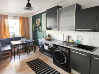 Metro-station to opera 1 min away - 8