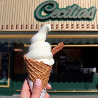 Bittern 8, Scratby - California Cliffs, Parkdean, sleeps 8, free Wi-Fi, bed linen and towels included, pet friendly - 2 minutes from the beach! - 3