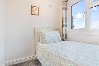 Awesome Coventry Home for Business Contractors and Suitable for families with Free Parking 14mins from NEC - 9