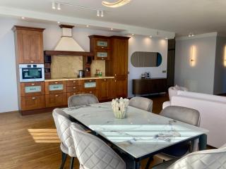 Luxury Oasis in the Heart of the City - 4