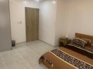 BJ's SHORTLET OGOMBO ROAD - 4