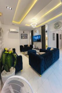 2 Bedroom Apartment - Flixx & Flixx Apartments - 8