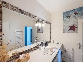 CASA BLUE sur une jolie place proche du vieux port by LaConciergerie13 - 8