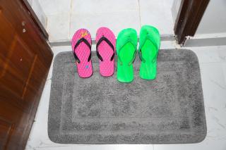 A room with a private bathroom - 8