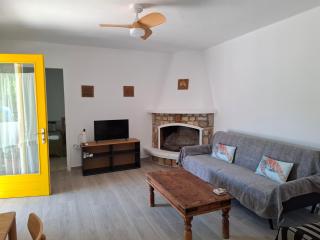 Myrto Yellow Holiday House - 3