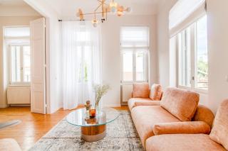 Historic Villa with Hot Tub Beneath the Acropolis - 8