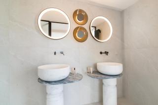 Historic Villa with Hot Tub Beneath the Acropolis - 4