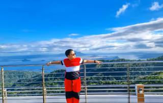 Tagaytay Hideaway 1-Bedroom Sleeps 4 in CITYLAND Prime Condo with Living room, Kitchen, Balcony, free Swimming Pool, 1 Parking, Wi-Fi, Netflix, Perfect View-Deck on 24F Rooftop - 1