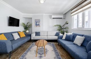 Stylish Studio with Golden Horn Charm - 8