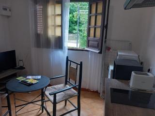 Studio calme, ventilé dans écrin de verdure 2mns de la plage, du bourg - 9