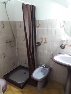 Studio calme, ventilé dans écrin de verdure 2mns de la plage, du bourg - 8