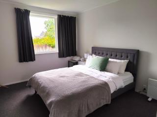 3 Bedroom and big yard - 8