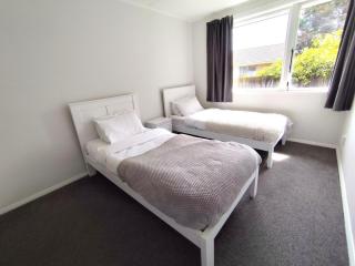 3 Bedroom and big yard - 6