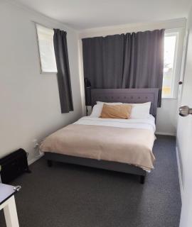 3 Bedroom and big yard - 7