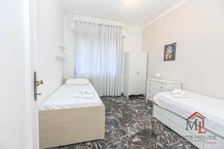 Magnolia house 3 bedrooms and Parking By ML WHITE HOUSE - 3