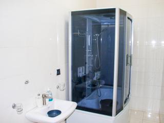 Family Size 4BR with Water Heater - 5